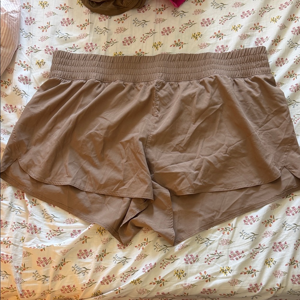 Gap active PLUS size shorts